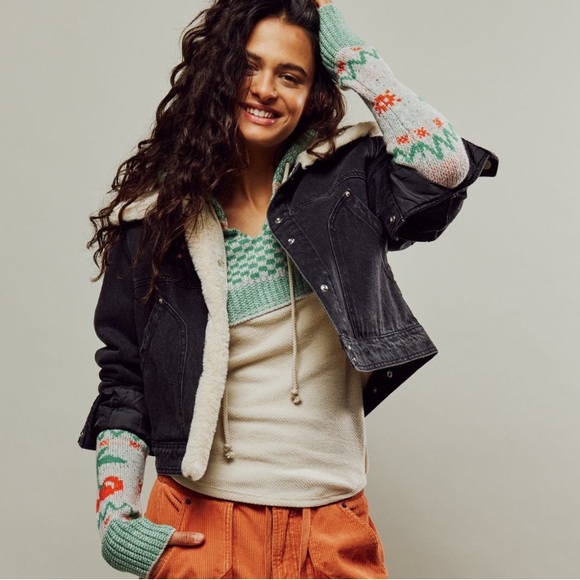 ✨NWOT ✨WE THE FREE Cherry Cola Swift Cuff size S Oatmeal Combo SOLD OUT at Fp 🍒 - Picture 4 of 10